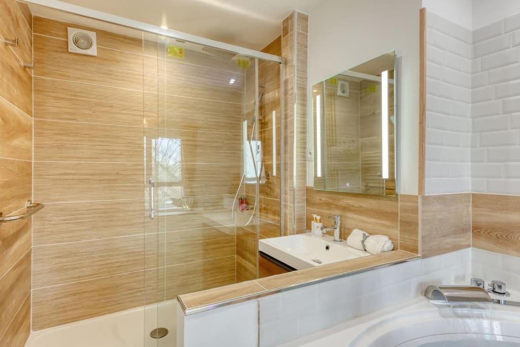 Suite Love Jacuzzi Монтеврен Екстер'єр фото
